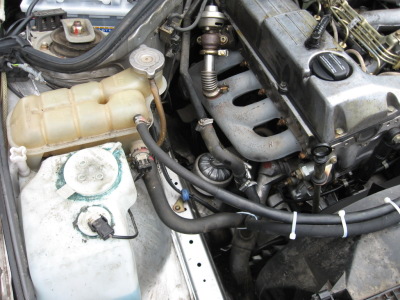 Blick auf den Motor von der Beifahrerseite nach Umbau Blick auf den Motor von der Beifahrerseite nach Umbau